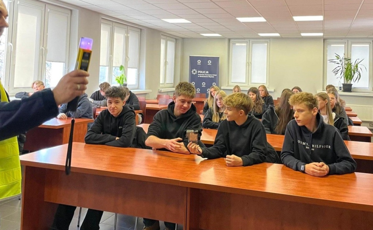 Kadeci z Rydułtów w wodzisławskiej jednostce policji - Serwis informacyjny z Raciborza - naszraciborz.pl