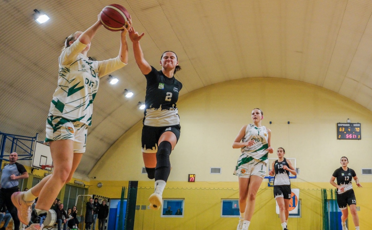 Koszykarki ŻKK Olimpia stawiły czoła liderowi tabeli.Zapowiedź postępu mimo porażki [FOTO] - Serwis informacyjny z Raciborza - naszraciborz.pl