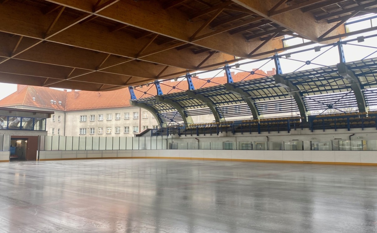 Lodowisko w Pszowie otwiera sezon - pierwsze ślizgawki bezpłatnie - Serwis informacyjny z Raciborza - naszraciborz.pl