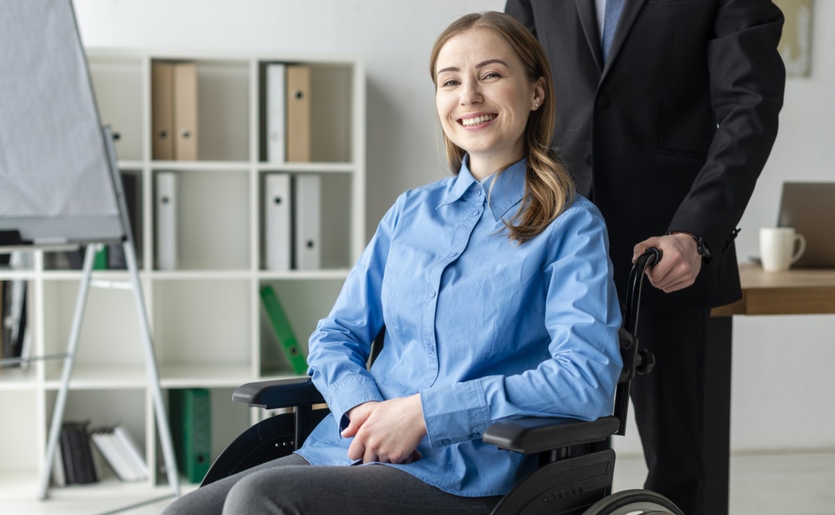 Asystent osobisty osoby z niepełnosprawnością. Wodzisławski MOPS ogłosił nabór do programu na 2026 rok - Serwis informacyjny z Wodzisławia - naszwodzislaw.com