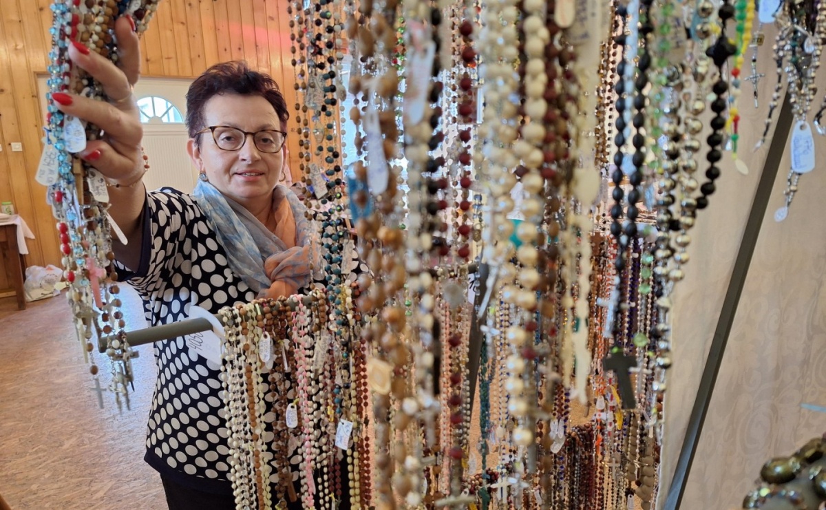 Największa na świecie kolekcja różańców należy do mieszkanki Gogołowej. Rekord Guinnessa dla Marioli Duszy - Serwis informacyjny z Wodzisławia - naszwodzislaw.com