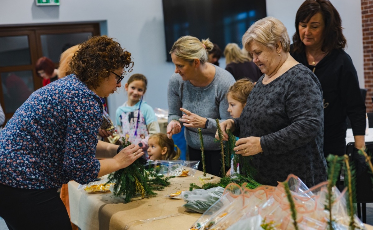 Podarujmy sobie gwiazdkę. Świąteczne spotkanie integracyjne w Wodzisławiu Śląskim [FOTO] - Serwis informacyjny z Raciborza - naszraciborz.pl