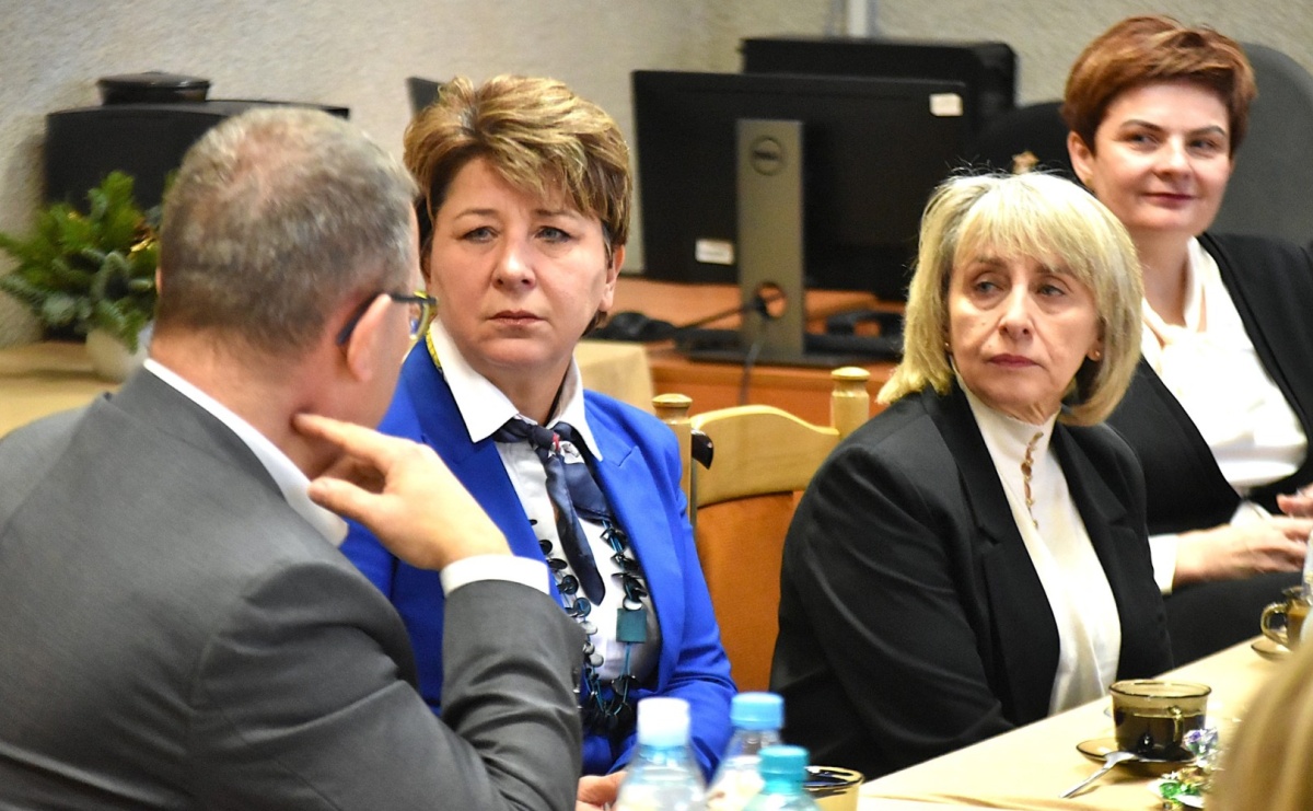 Godów: Wizytacja przedstawicieli kuratorium w placówkach oświatowych - Serwis informacyjny z Raciborza - naszraciborz.pl