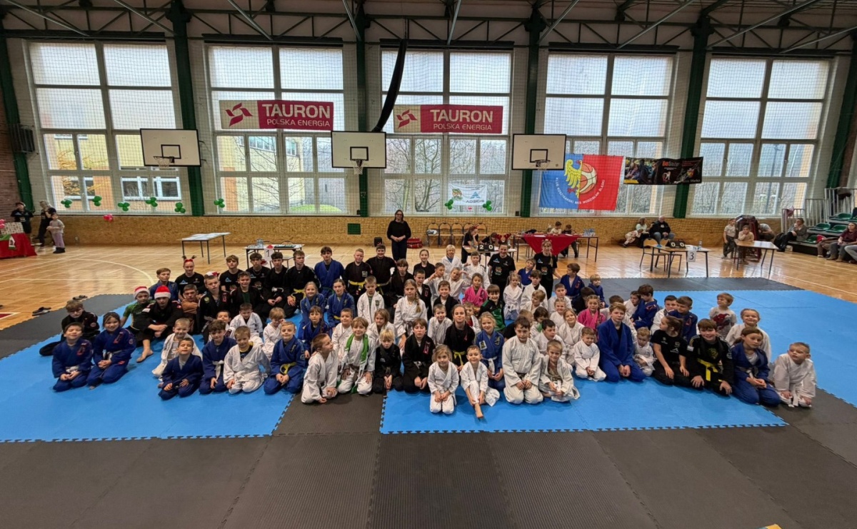 Turniej Akademii Top Team. Sportowa rywalizacja i integracja młodych zawodników [FOTO] - Serwis informacyjny z Raciborza - naszraciborz.pl