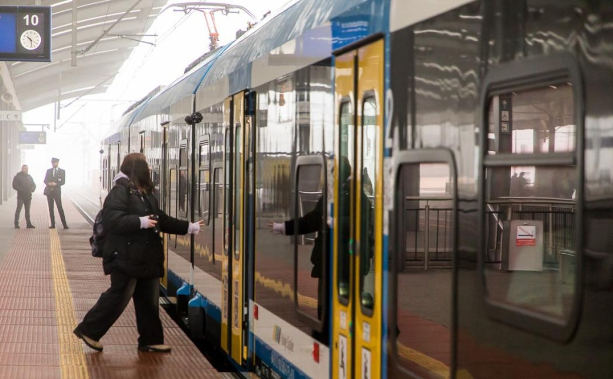 Dodatkowe pociągi Kolei Śląskich w Sylwestra - Serwis informacyjny z Raciborza - naszraciborz.pl