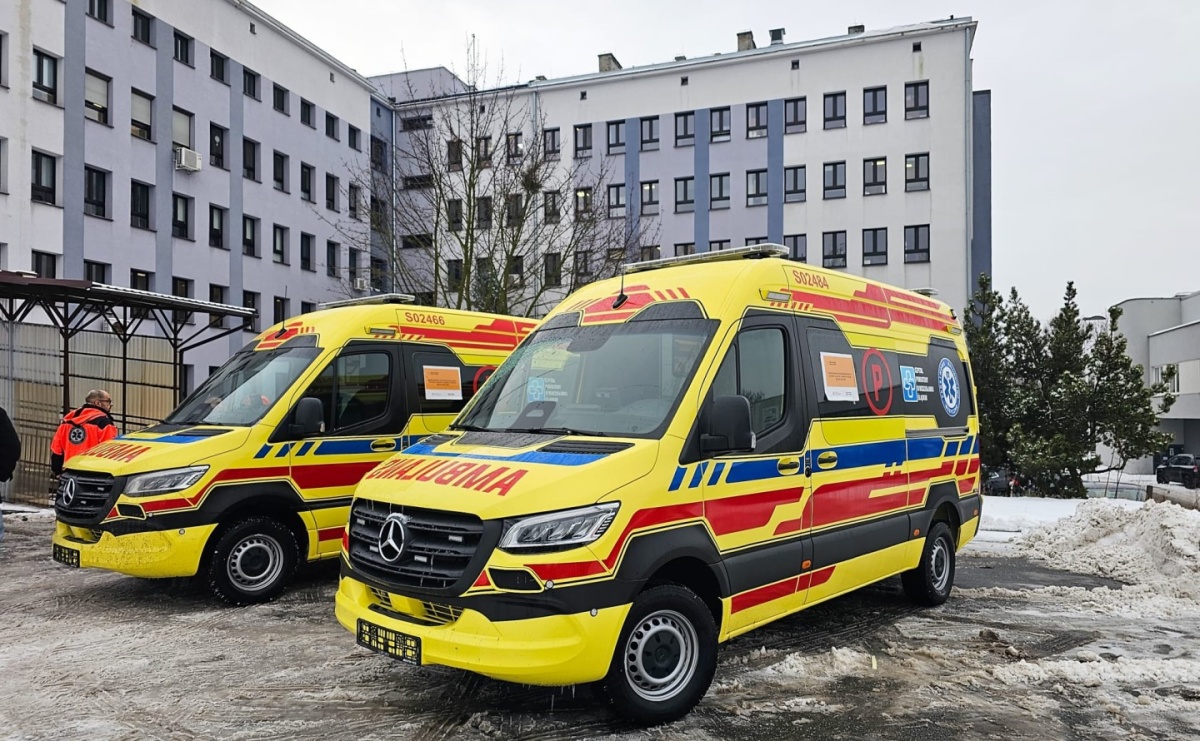 Dwa nowe ambulanse dla wodzisławskiego szpitala. Wzmocnienie systemu ratownictwa medycznego w regionie - Serwis informacyjny z Raciborza - naszraciborz.pl