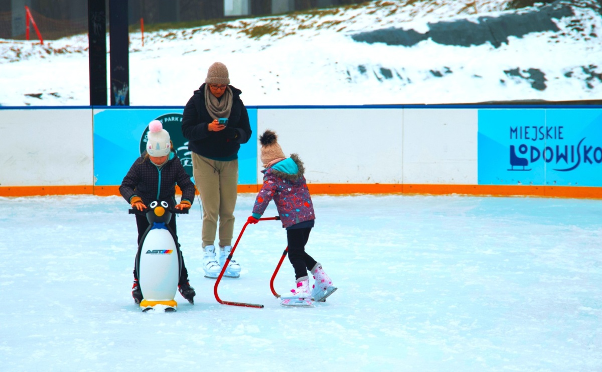 Lodowisko Miejskie w Wodzisławiu Śląskim ponownie dostępne dla mieszkańców - Serwis informacyjny z Raciborza - naszraciborz.pl