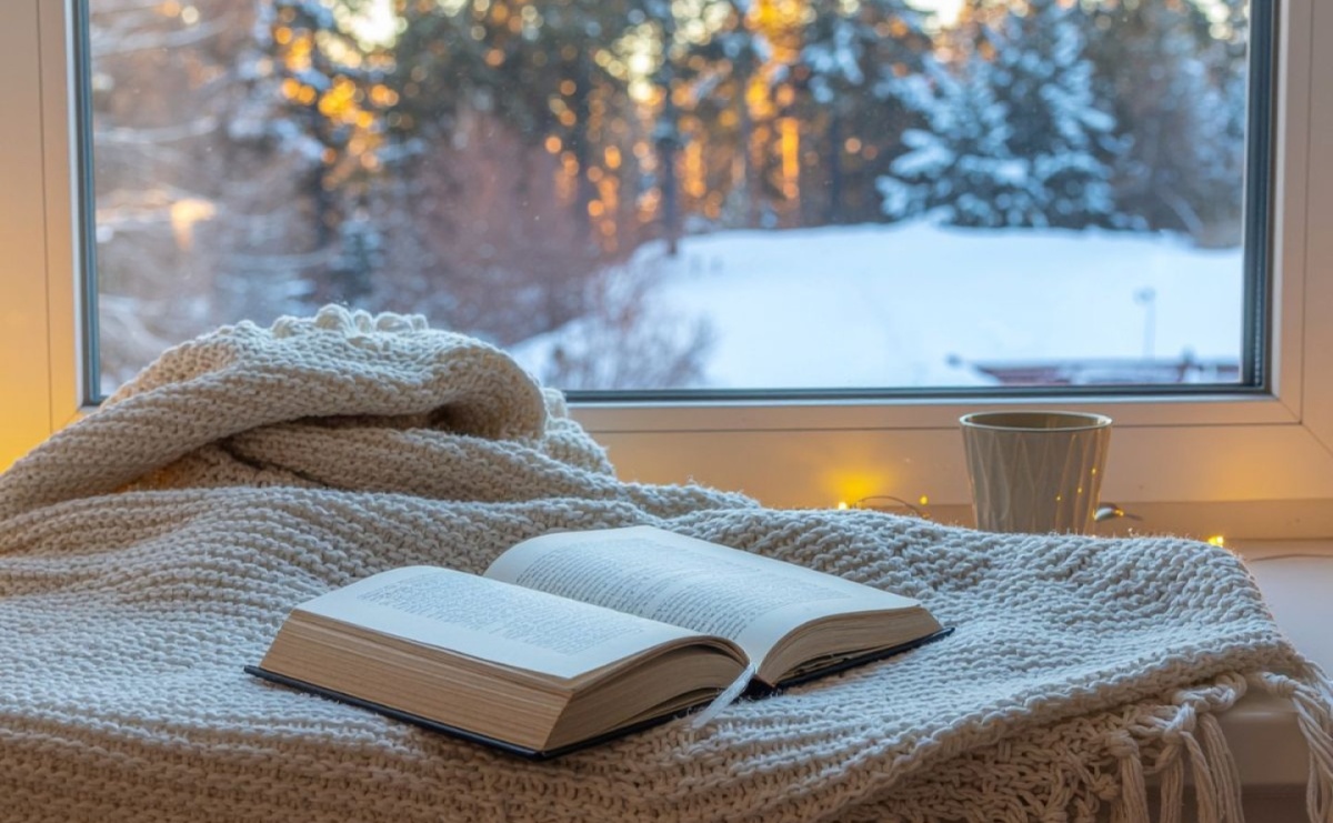 Czytanie zimą - dlaczego mózg kocha książki bardziej, gdy za oknem pada śnieg? - Serwis informacyjny z Raciborza - naszraciborz.pl