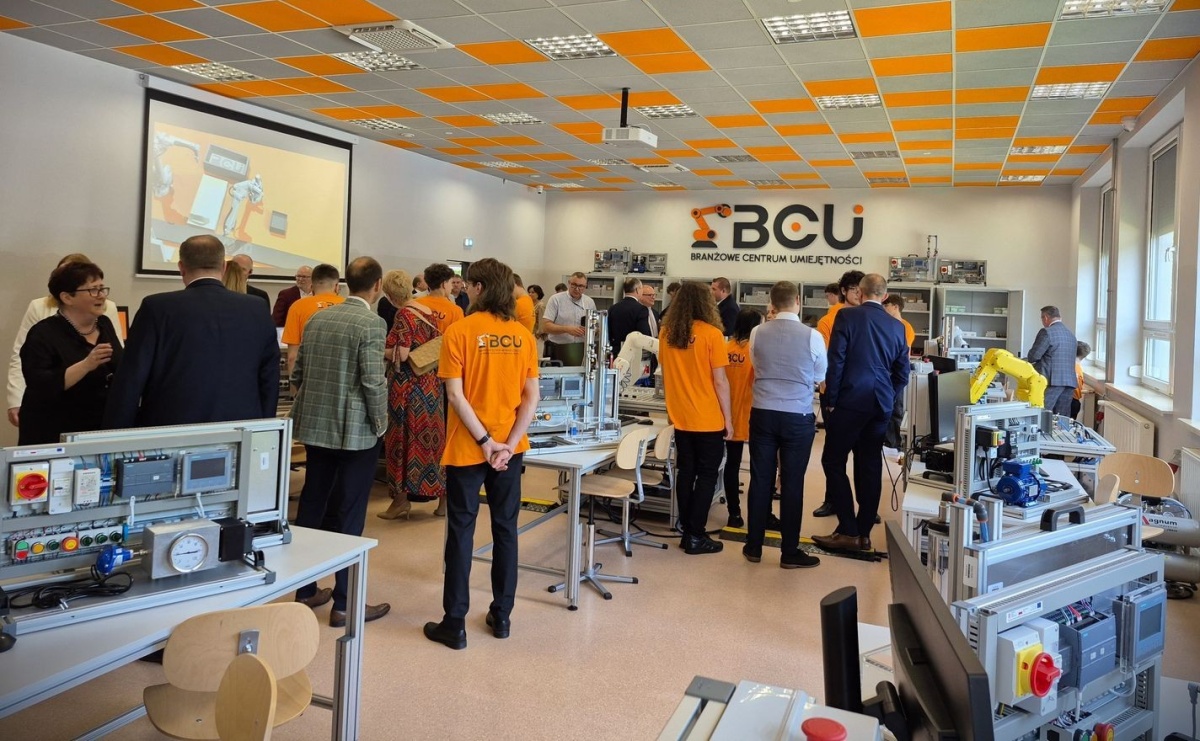 Bezpłatne seminaria o nowoczesnej robotyce w kształceniu i przemyśle - Serwis informacyjny z Raciborza - naszraciborz.pl