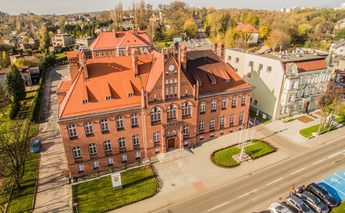 Reorganizacja przyniosła efekty. Milionowe oszczędności i sprawniejsze zarządzanie w Urzędzie Miasta - Serwis informacyjny z Raciborza - naszraciborz.pl