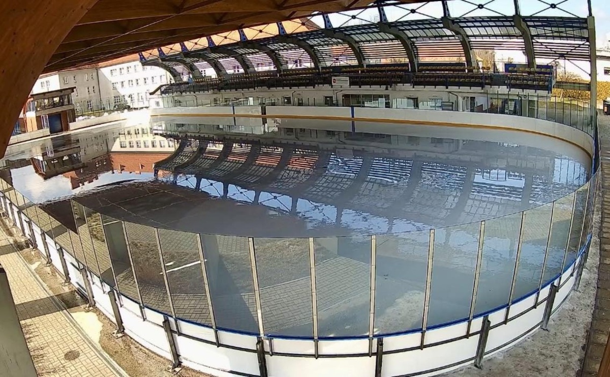 Zimowy hit w Pszowie. Lodowisko przyciągnęło ponad 61 tysięcy łyżwiarzy - Serwis informacyjny z Raciborza - naszraciborz.pl