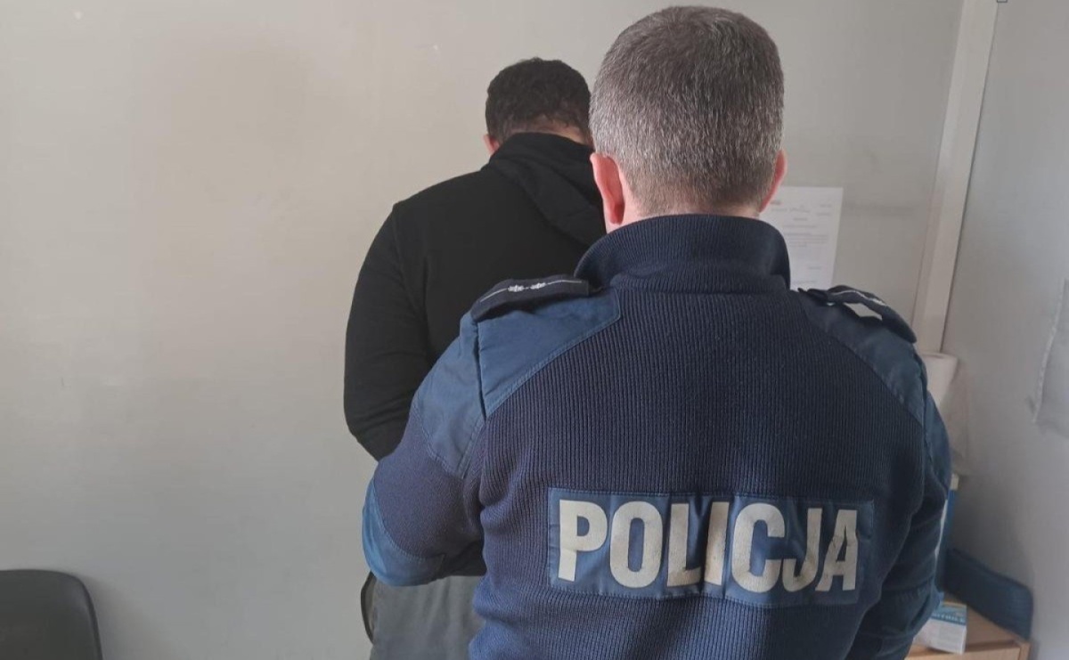 Niemowlę uratowane dzięki szybkiej reakcji zgłaszającej i interwencji policji - Serwis informacyjny z Raciborza - naszraciborz.pl