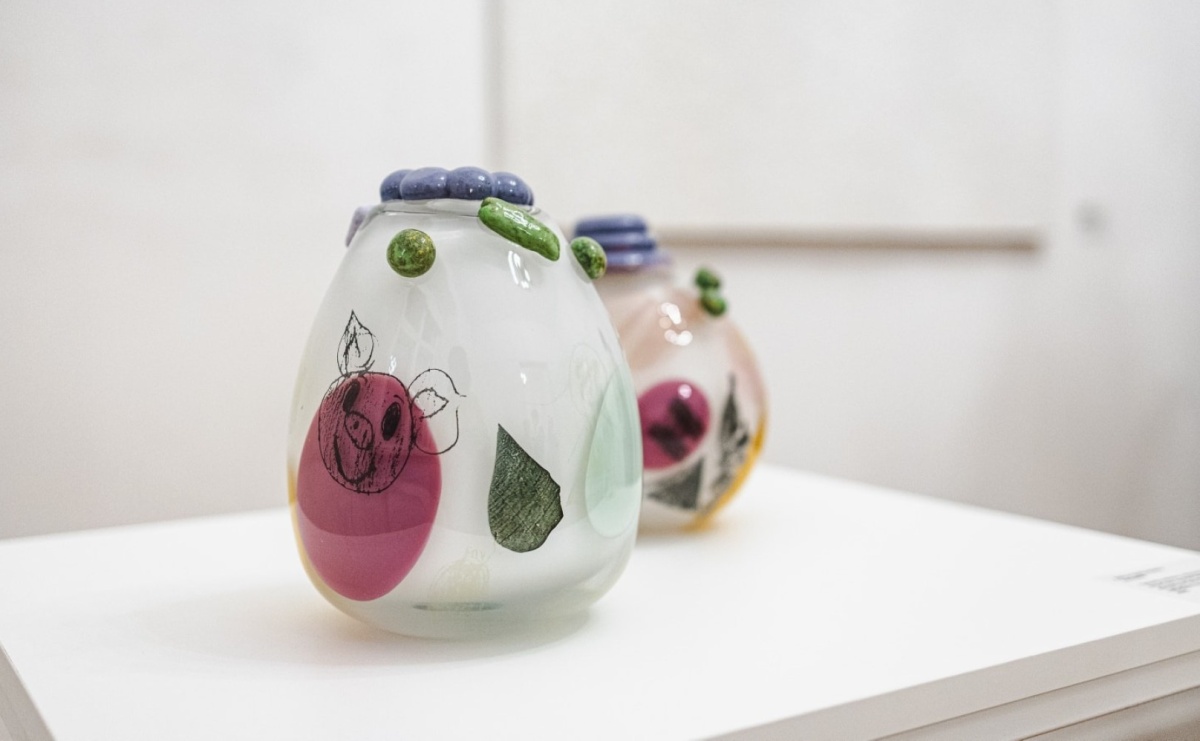 Szkło i ceramika w dialogu. Wystawa w Pałacu Dietrichsteinów przedłużona - Serwis informacyjny z Wodzisławia - naszwodzislaw.com