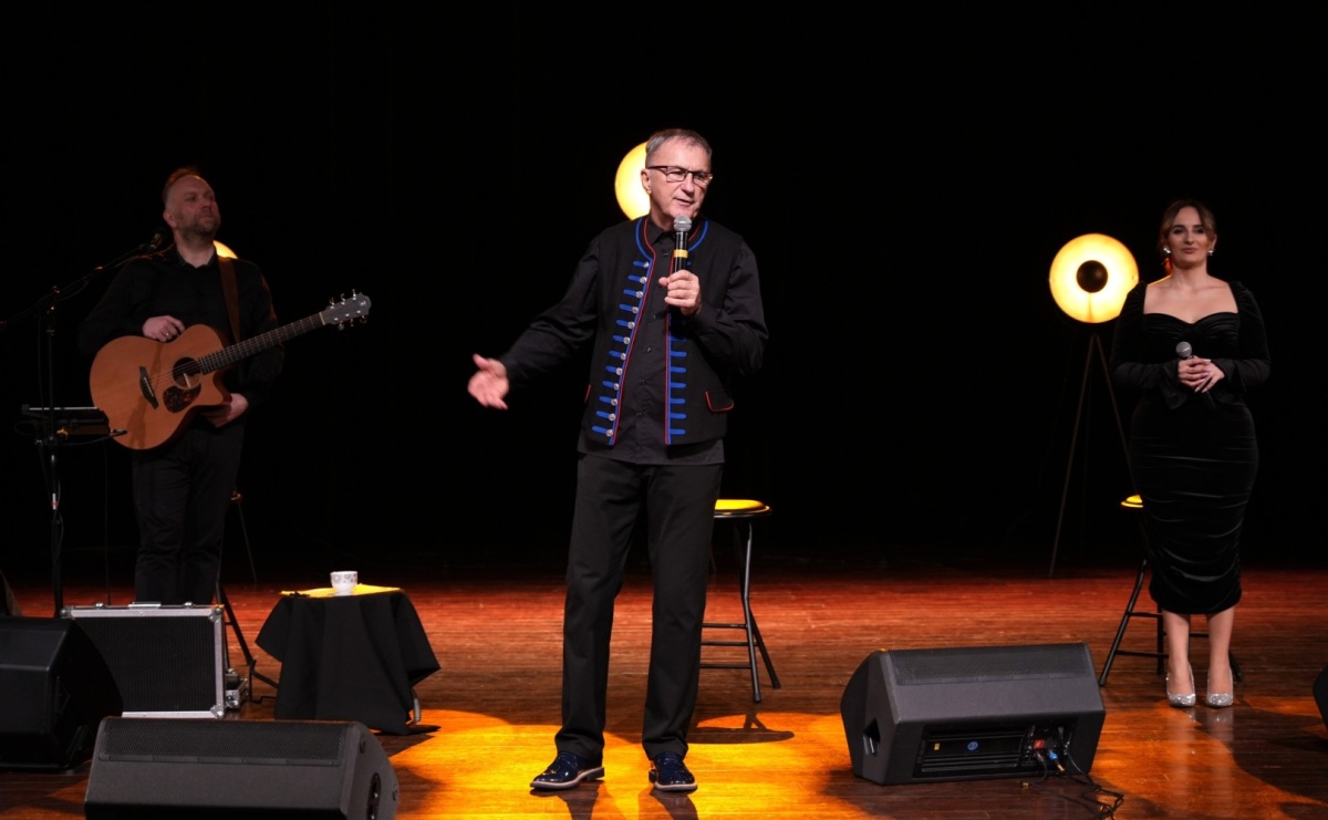 Śląski humor i muzyka na Dzień Kobiet. Wyjątkowy wieczór w radlińskim MOK-u - Serwis informacyjny z Raciborza - naszraciborz.pl