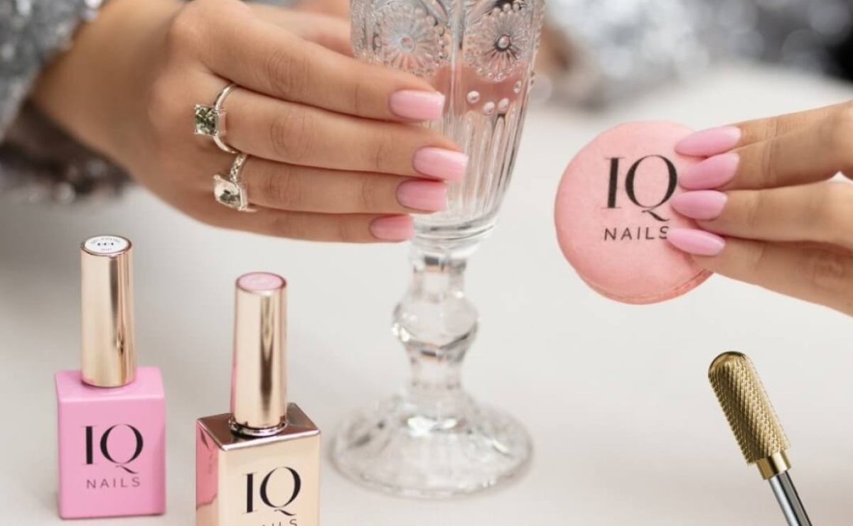 Wiosenne Wyzwania dla Stóp: Nagniotki i Modzele  Częste noszenie obuwia zakrytego, a następnie nagłe przejście na lżejsze sandały czy klapki, może prowadzić do powstawania lub nasilania się nagniotków - Serwis informacyjny z Raciborza - naszraciborz.pl