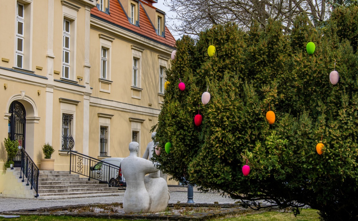 Miasto rozkwita na Wielkanoc. Nowe i odświeżone dekoracje w Wodzisławiu Śląskim - Serwis informacyjny z Wodzisławia - naszwodzislaw.com