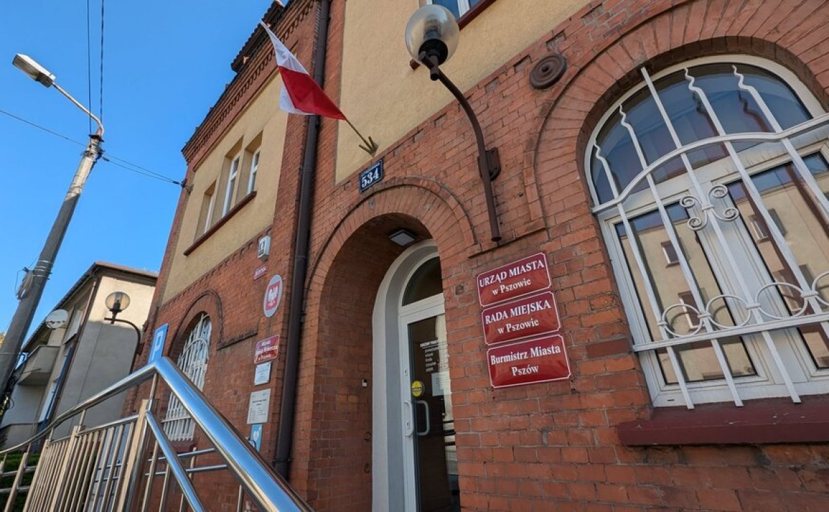 Zmiana godzin pracy Urzędu Miasta Pszów w Wielki Piątek - Serwis informacyjny z Raciborza - naszraciborz.pl