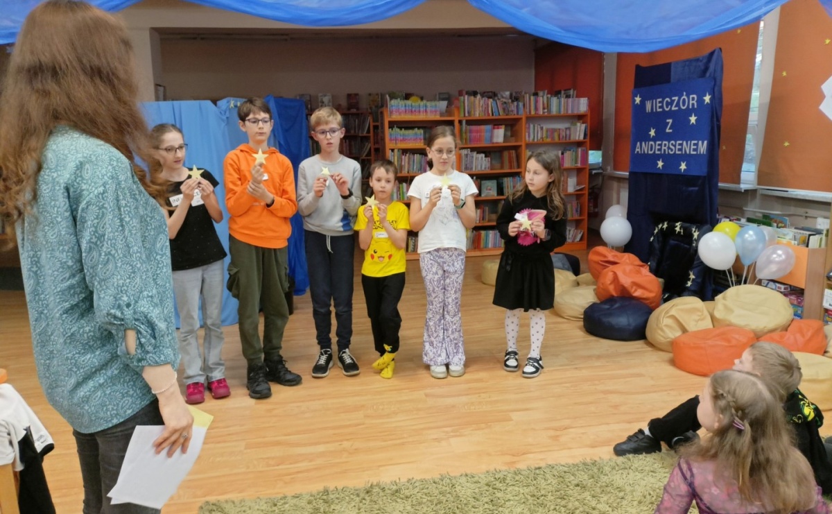 Baśniowy wieczór w bibliotece. Dzieci przeniosą się do świata Andersena - Serwis informacyjny z Raciborza - naszraciborz.pl