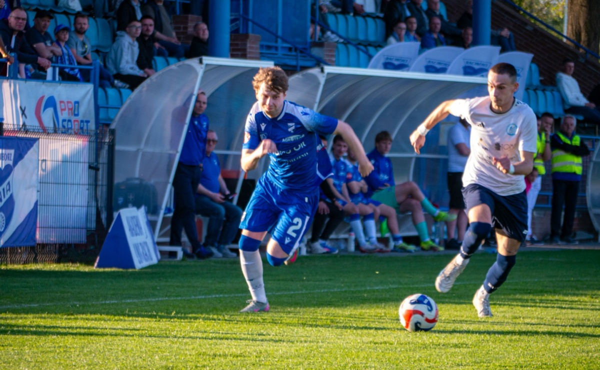 Wyrównany mecz i walka do końca. Unia Racibórz dzieli punkty z Naprzodem Czyżowice [FOTO] - Serwis informacyjny z Raciborza - naszraciborz.pl