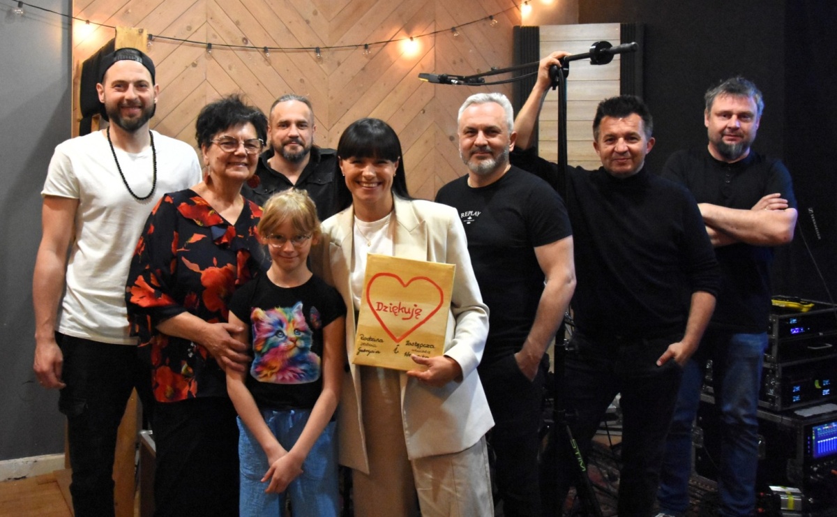 Spełnione marzenie 10-latki. Zespół Łzy zaprosił Weronikę na wyjątkową lekcję [FOTO] - Serwis informacyjny z Raciborza - naszraciborz.pl