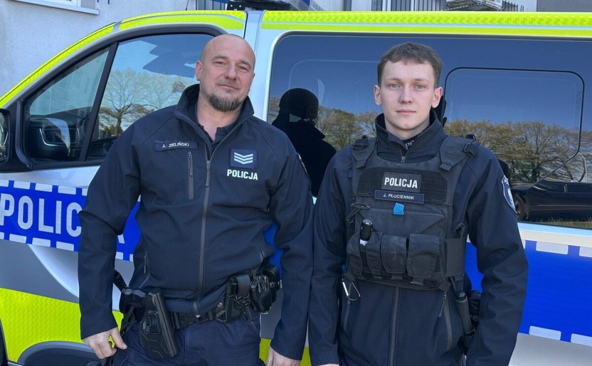 Reanimacja w wodzisławskiej kaplicy. Policjanci i żona uratowali życie 51-latka - Serwis informacyjny z Wodzisławia - naszwodzislaw.com