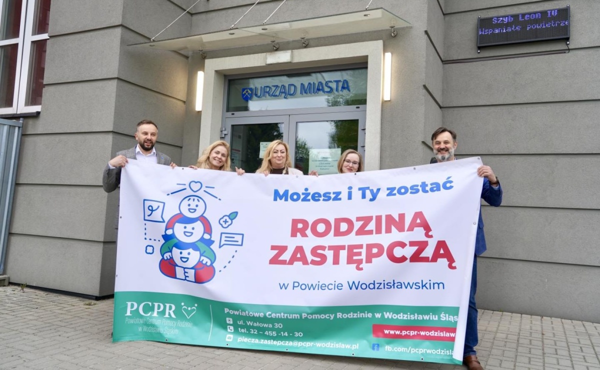 Rydułtowy wspierają kampanię na rzecz rodzicielstwa zastępczego - Serwis informacyjny z Wodzisławia - naszwodzislaw.com