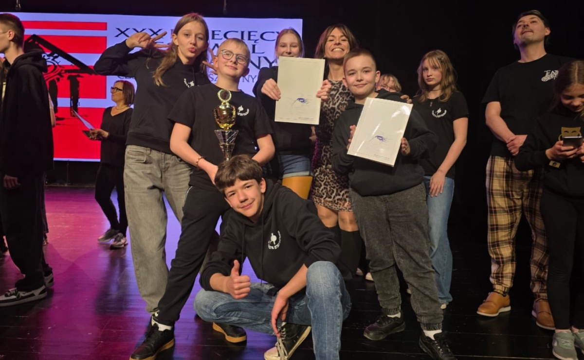 Wielki sukces młodych aktorów z Wodzisławia. Szydełko z pierwszym miejscem na festiwalu teatralnym - Serwis informacyjny z Raciborza - naszraciborz.pl