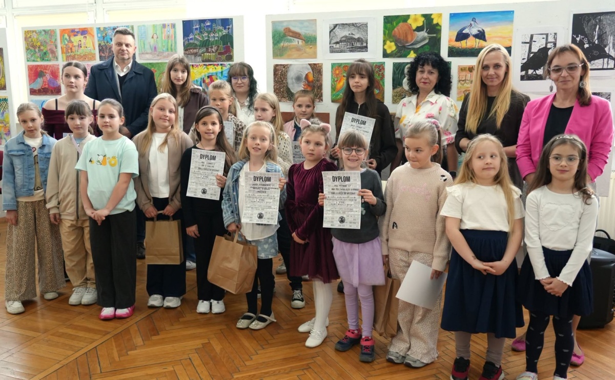 Jak dzieci widzą dom? Wyjątkowa wystawa pokonkursowa w Radlinie - Serwis informacyjny z Raciborza - naszraciborz.pl