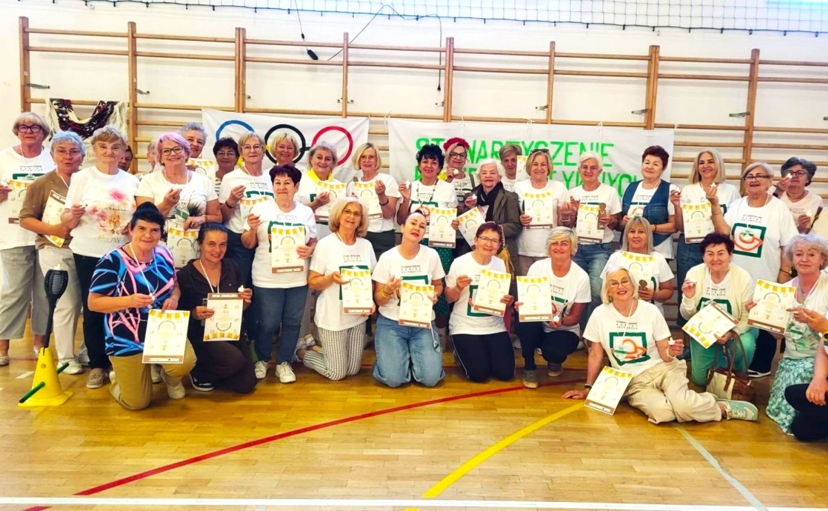 Senioralia w Radlinie. Symboliczne przekazanie władzy i sportowa rywalizacja seniorów - Serwis informacyjny z Wodzisławia - naszwodzislaw.com