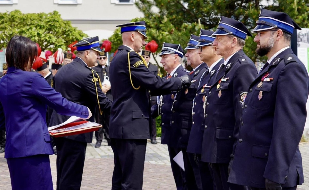 Powiatowe Obchody Dnia Strażaka w Rydułtowach. Uroczystości, awanse i podziękowania [FOTO] - Serwis informacyjny z Raciborza - naszraciborz.pl