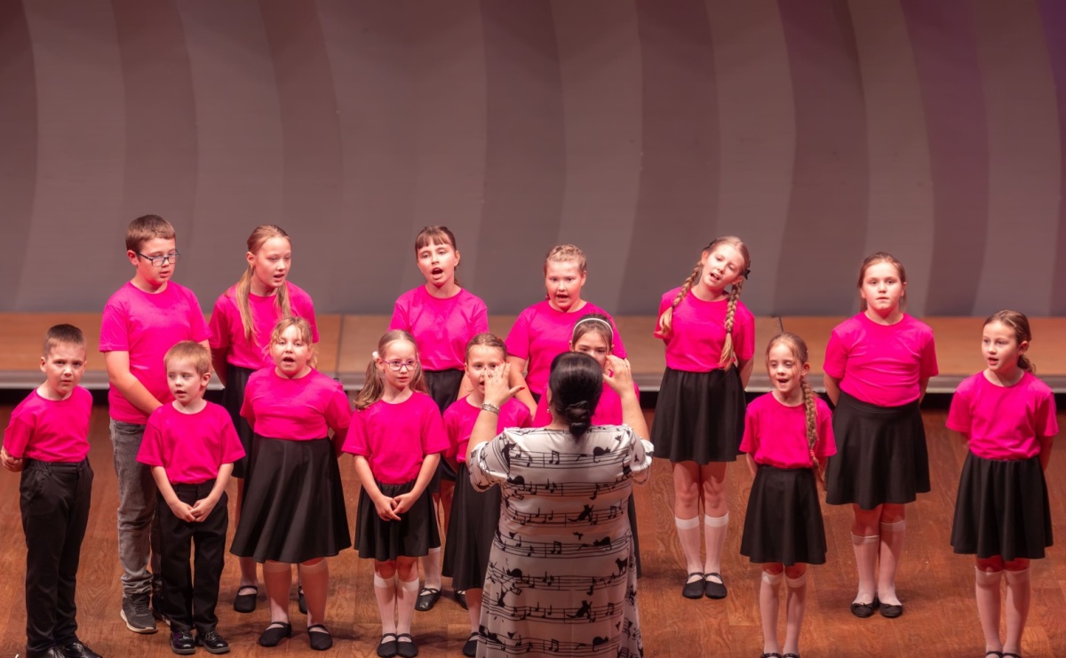 Młodzi artyści z Wodzisławia zachwycili w NOSPR. Wyjątkowy koncert wśród bajkowych dźwięków - Serwis informacyjny z Raciborza - naszraciborz.pl