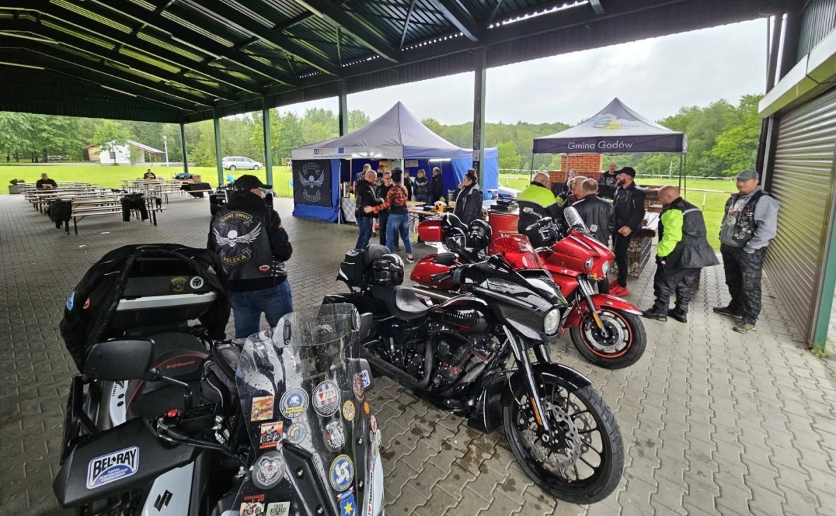 15 lat na dwóch kołach. Grupa Motocyklowa Sami Swoi świętowała jubileusz w Krostoszowicach - Serwis informacyjny z Raciborza - naszraciborz.pl