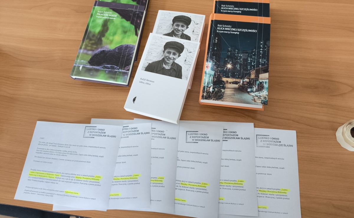 Sukces akcji Weź książkę, zostaw dobre słowo. Półki empatii opanowały Wodzisław Śląski, a organizatorzy proszą o więcej! - Serwis informacyjny z Raciborza - naszraciborz.pl