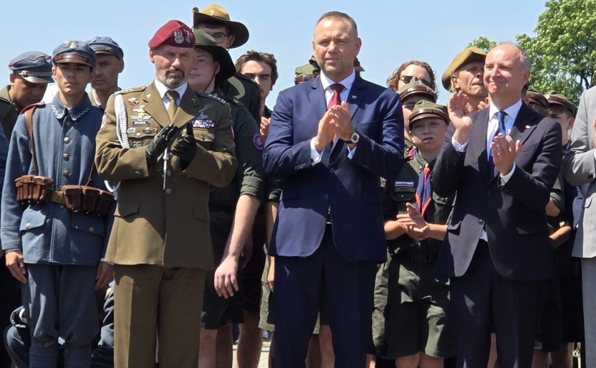 Uroczystości w Grabówce z udziałem Prezydenta RP. Policja czuwała nad bezpieczeństwem wizyty - Serwis informacyjny z Raciborza - naszraciborz.pl