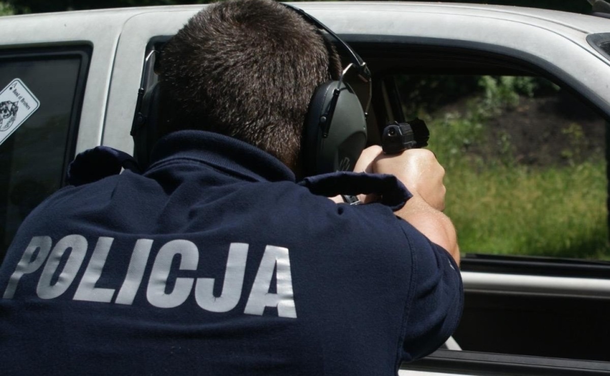 Pierwsze takie zawody w Pszowie. Policjanci rywalizowali o Puchar Komendanta Powiatowego Policji - Serwis informacyjny z Raciborza - naszraciborz.pl