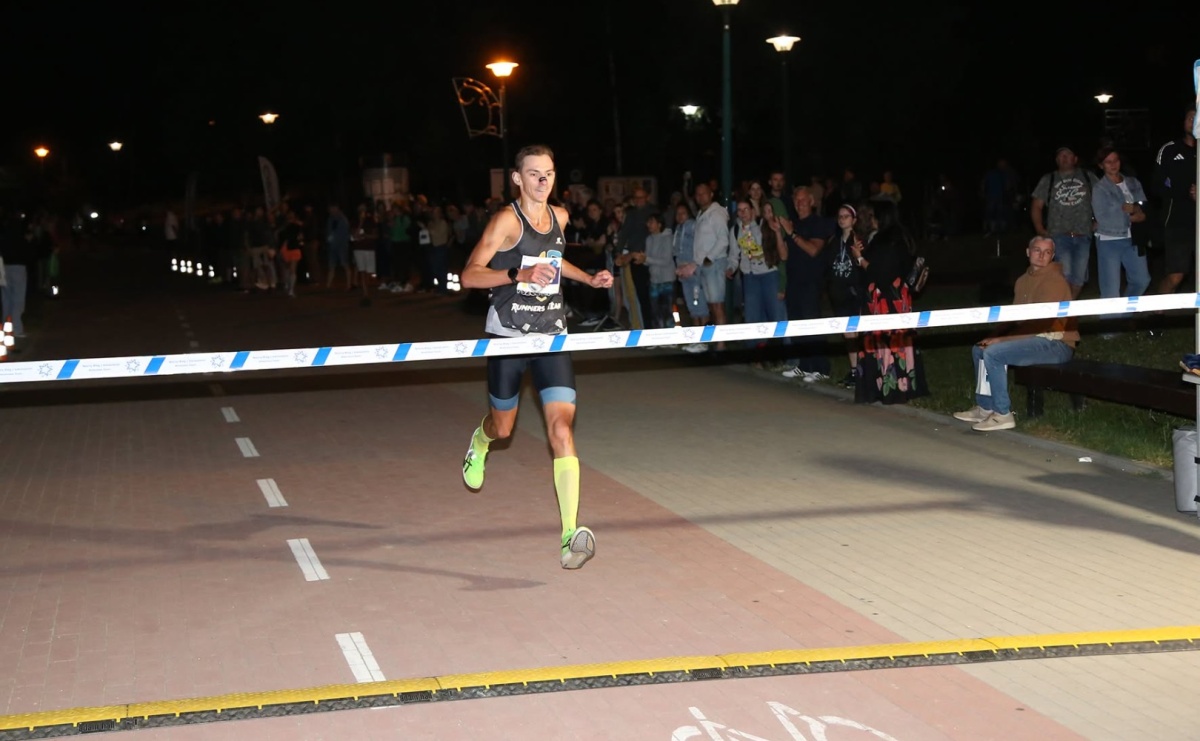 Noc pełna emocji i sportowej rywalizacji. XII ERIGO Nocny Bieg z Gwiazdami przeszedł do historii [FOTO] - Serwis informacyjny z Raciborza - naszraciborz.pl