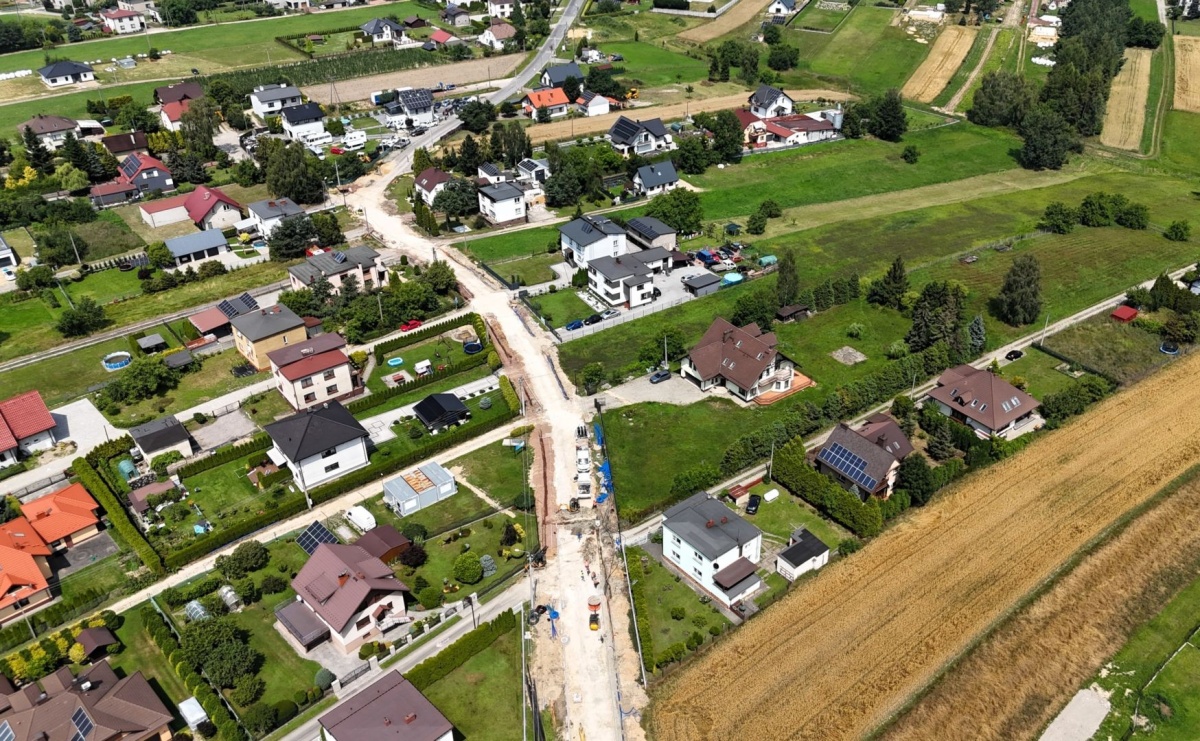 Trwa przebudowa ul. Głożyńskiej w Radlinie. To kolejny etap ważnej inwestycji drogowej - Serwis informacyjny z Raciborza - naszraciborz.pl