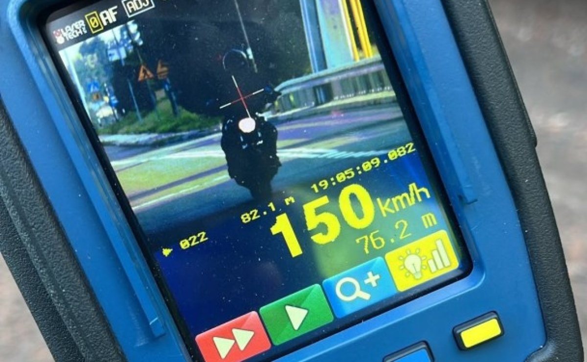 150 km/h przez Skrzyszów. Motocyklista stracił prawo jazdy i dostał wysoki mandat - Serwis informacyjny z Raciborza - naszraciborz.pl