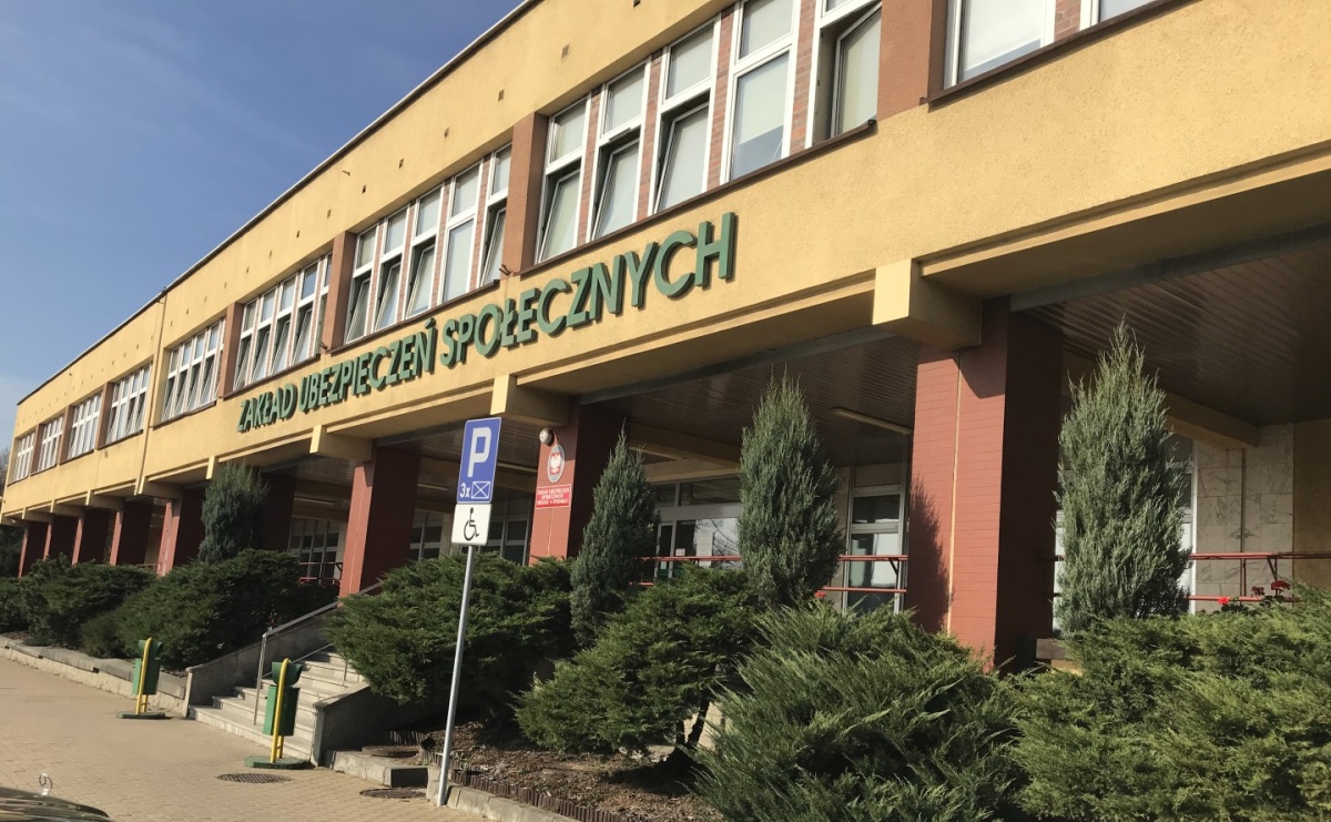 Ponad 300 tysięcy osób pobiera rentę socjalną. ZUS przypomina o zasadach - Serwis informacyjny z Raciborza - naszraciborz.pl