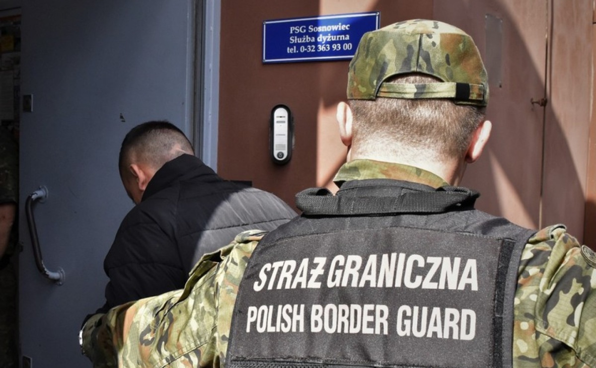 Pijany 19-latek wjechał w ogrodzenie – co się z nim stało?   - Serwis informacyjny z Raciborza - naszraciborz.pl