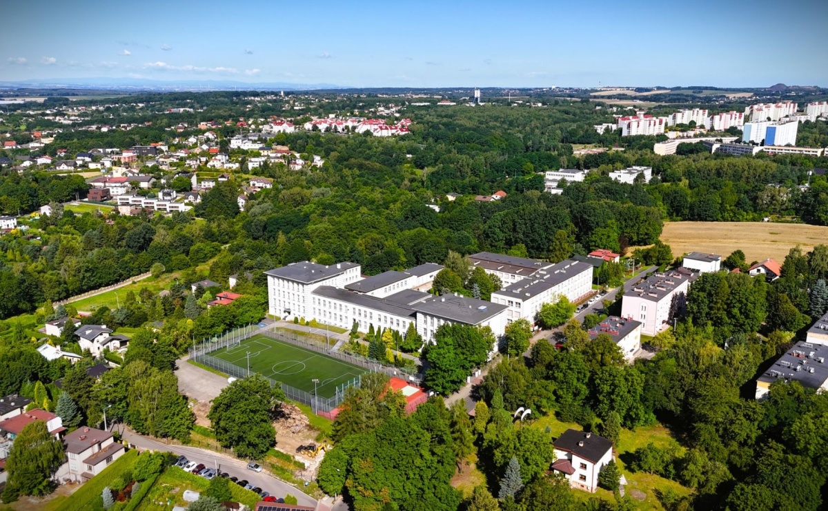 Tłumy chętnych do szkół w powiecie wodzisławskim. Trzeba było otworzyć dodatkową klasę - Serwis informacyjny z Raciborza - naszraciborz.pl
