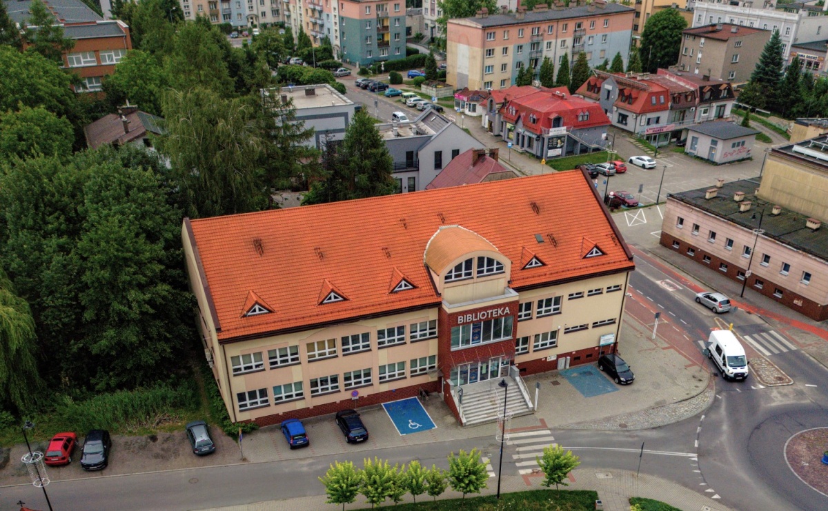 Reportaż jako lustro i okno. Jesienne spotkania społeczno-literackie w Bibliotece - Serwis informacyjny z Raciborza - naszraciborz.pl