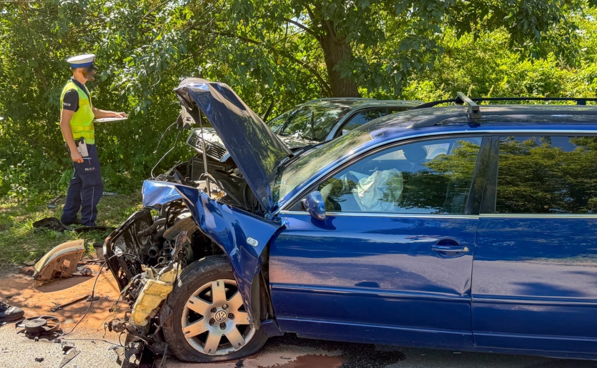 Zderzenie Audi i VW Passata na drodze Racibórz–Lubomia [FOTO] - Serwis informacyjny z Raciborza - naszraciborz.pl