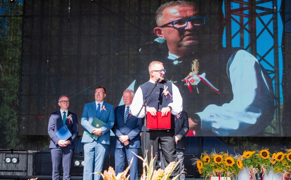 VIP-y na dożynkach wojewódzkich. Organizatorzy odpowiadają na zarzuty i przepraszają za kolejki - Serwis informacyjny z Raciborza - naszraciborz.pl