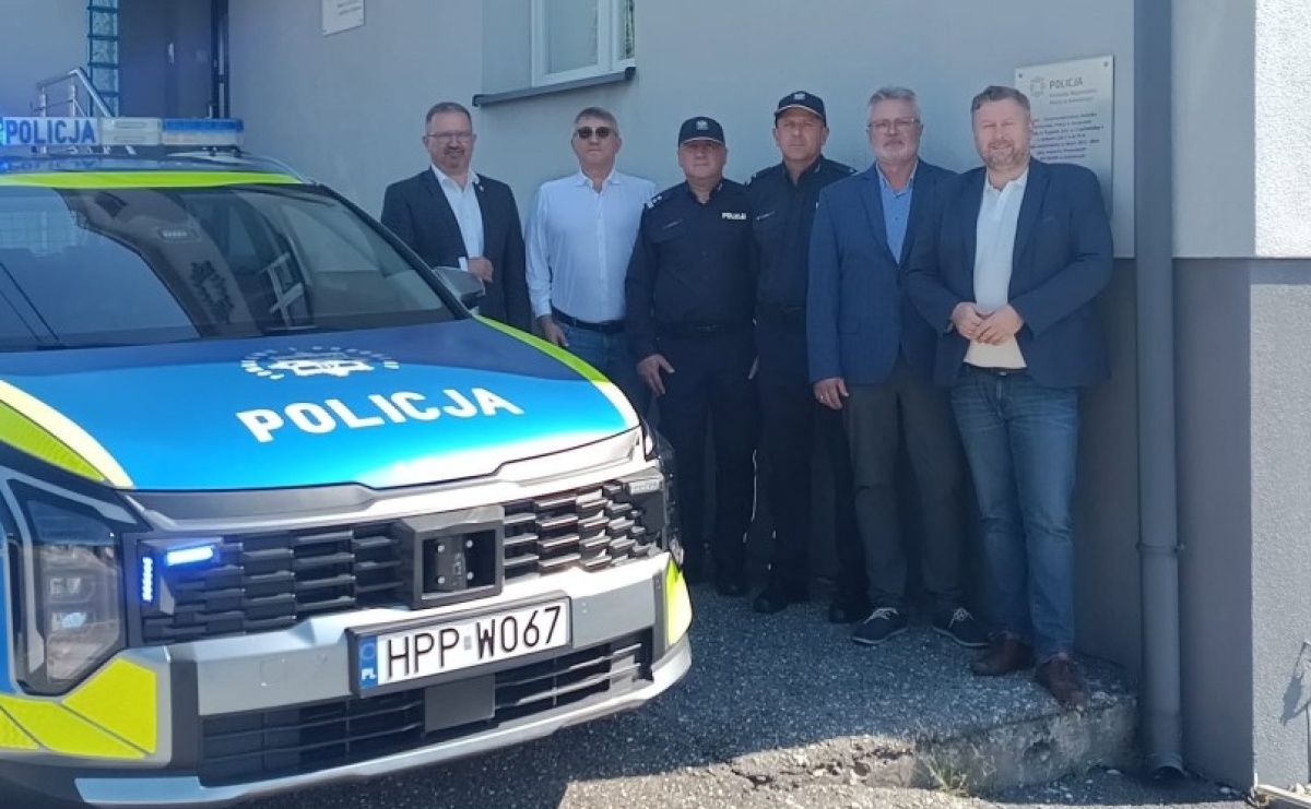 Nowy radiowóz trafił do policjantów. Będzie patrolował drogi trzech gmin - Serwis informacyjny z Raciborza - naszraciborz.pl