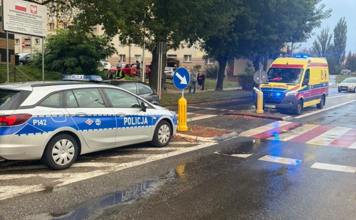 13-latek na elektrycznym rowerze uderzył w samochód. Trafił do szpitala - Serwis informacyjny z Raciborza - naszraciborz.pl