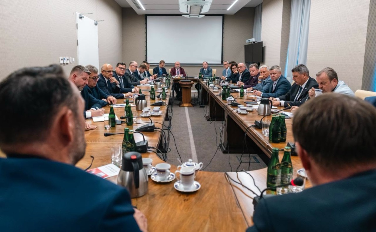 Jak lepiej chronić mieszkańców? Prezydent Wodzisławia na spotkaniu w MSWiA - Serwis informacyjny z Raciborza - naszraciborz.pl