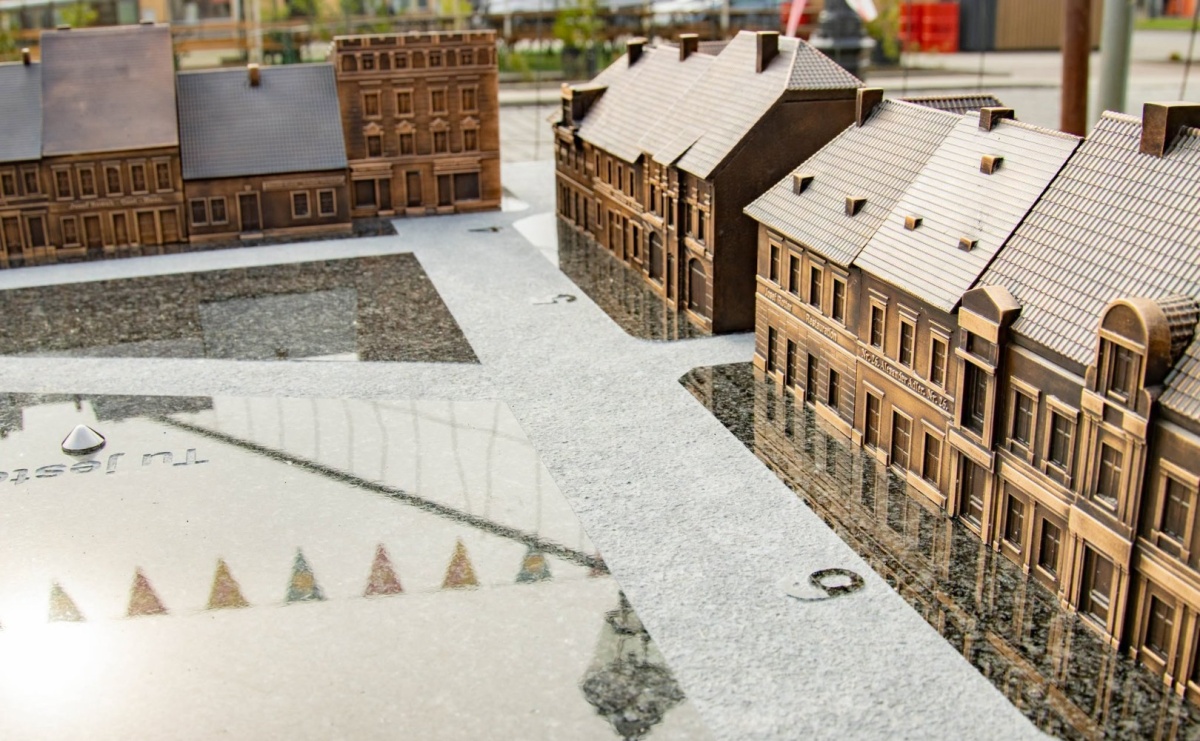 Tak wyglądał Wodzisław ponad 100 lat temu. Historyczna makieta stanęła na Rynku - Serwis informacyjny z Raciborza - naszraciborz.pl