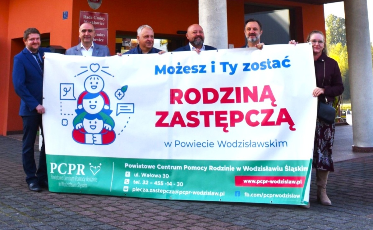 Baner ruszył w drogę. Kampania promująca rodzicielstwo zastępcze dotarła do Marklowic - Serwis informacyjny z Raciborza - naszraciborz.pl