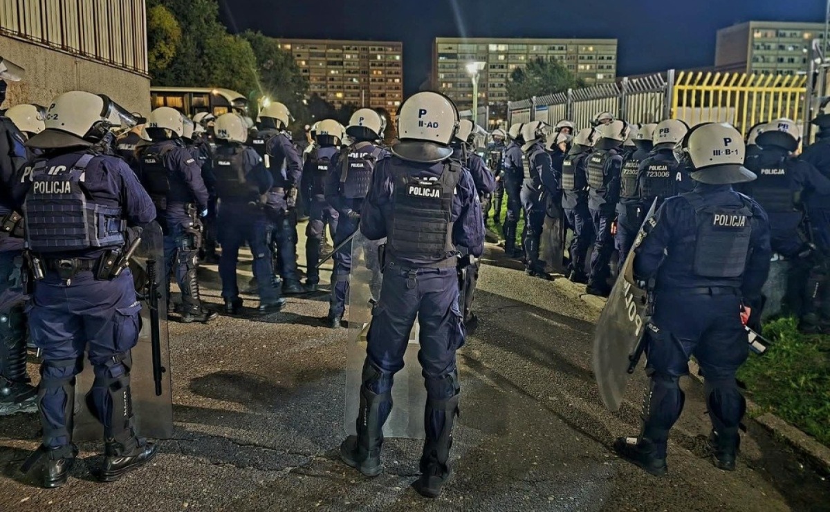 Sześć osób zatrzymanych po derbach Odry z GKS-em. Radny Alan Szatyło skarży działania policji - Serwis informacyjny z Raciborza - naszraciborz.pl